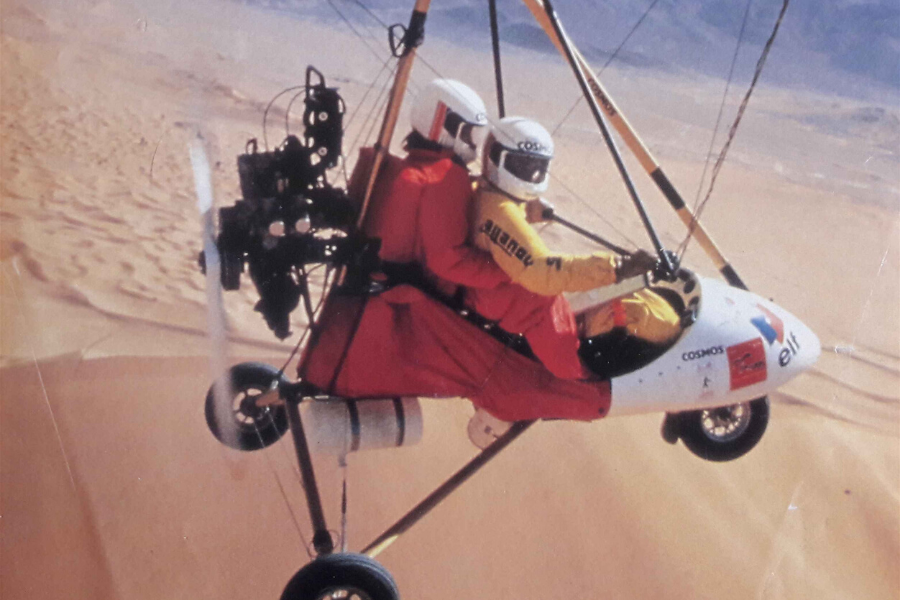 © Renaud Guy - In 1989, weight-shift microlights regularly take part in African rallies.